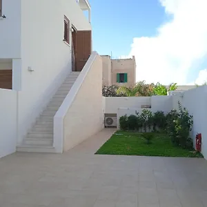 casa-delle-rose-favignana.sicilyhotelsitaly.net/
